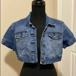 Cropped denim jacket